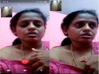 Today Exclusive- Mallu Bhabhi Showing Her Milky Boobs On Video Call