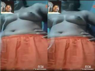 Today Exclusive – Desi Girl Showing Her Boobs On Video Call