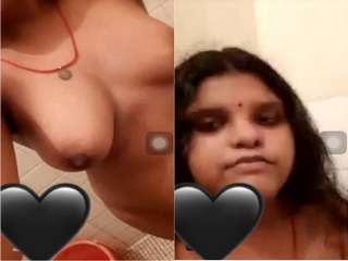 Today Exclusive – Sexy Desi Bhabhi Showing Her Big Boobs