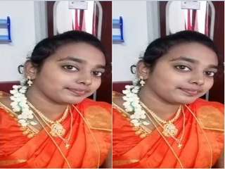 Today Exclusive – Tamil Wife Showing her Boobs and Pussy On Video Call