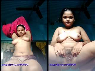 Today Exclusive- Cute Desi Girl Priya Strip Her Cloths and Showing Her Nude Body