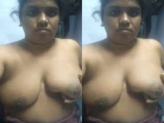 Today Exclusive- Tamil Wife Showing Her Boobs