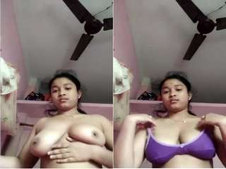 Today Exclusive- Super Hot Look Desi Girl Record her Fingerring Clip For Lover
