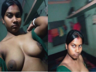 Indian Wife Showing her Boobs