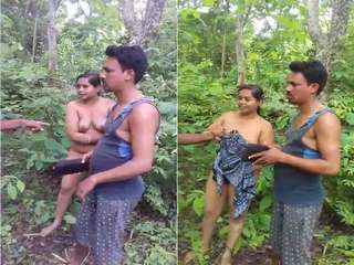 Today Exclusive-Odia Cheating Wife Outdoor Romance Caught By Village People