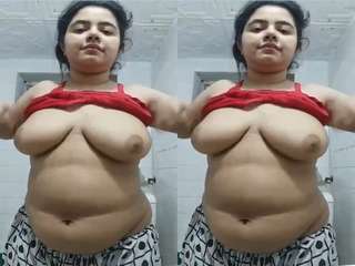 Today Exclusive – Sexy Desi Girl Shows Her Big Boobs and Pussy