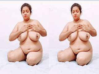 Today Exclusive – Paki Wife Shows her Nude Body Part 1