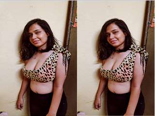 Today Exclusive – Sexy Indian Girl  Sanjana Shows Her Boobs On Video Call Part 4