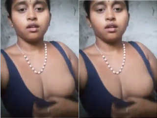 Today Exclusive – Horny Tamil Girl Shows Her Boobs and Masturbating Part 1