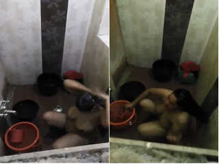 Today Exclusive – Desi Bhabhi Bathing Capture In Hidden Cam