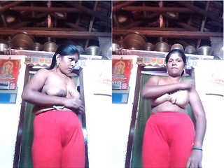 Today Exclusive – Tamil Bhabhi Shows her Boobs