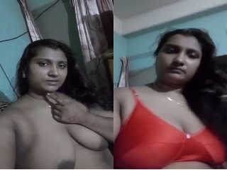 Today Exclusive –BBW Bhabhi Shows Her Boobs
