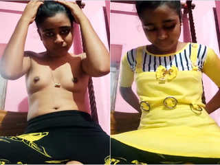 Today Exclusive –Sexy Indian Girl Play With Her Boobs