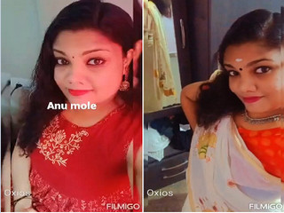 Today Exclusive -Sexy Desi Girl Record her Nude Selfie