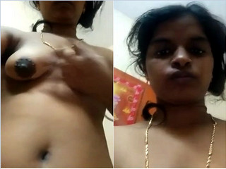 Today Exclusive – Desi Bhabhi Showing Boobs and Pussy