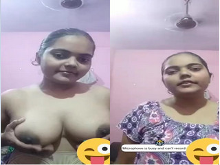 Today Exclusive -Cute Desi girl Shows her Boobs
