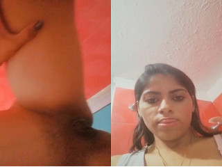 Today Exclusive – Horny Desi Girl  Shows her Pussy