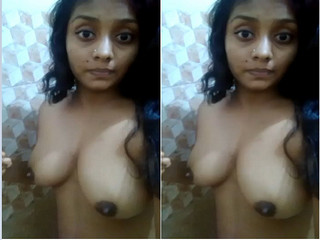 Today Exclusive -Desi girl Shows her Boobs