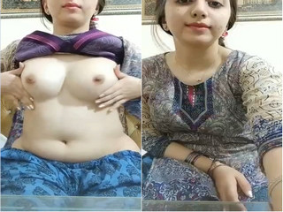 Today Exclusive – Sexy Paki Girl Shows her Boobs