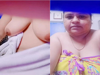 Today Exclusive – Desi Aunty Shows Her Boobs and Pussy