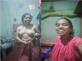 Today Exclusive -Desi Village Bhabhi Record Her Bhabhi Cloths Changing Video