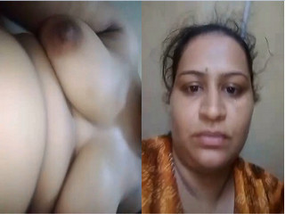 Today Exclusive – Horny Desi Bhabhi Shows her Boobs and pussy