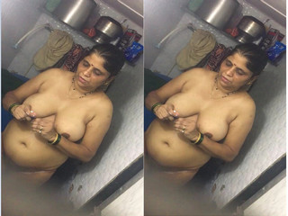 Today Exclusive-Desi Aunty Nude Video Record in Hidden Cam