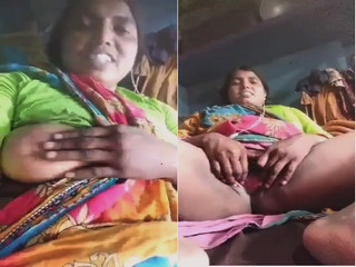 Randi Bhabhi Showning her Big Boobs And Wet Pussy