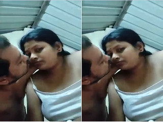 Today Exclusive-  Bengali Boudi Blowjob And Ridding Hubby Dick Part 1