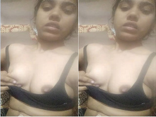 Today Exclusive- Cute Desi girl Shows Her Boobs
