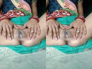 Today Exclusive-Desi Village Bhabhi Shows her We Pussy and Fingering part 3
