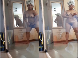Today Exclusive- Aunty Nude Video Capture In Hidden Cam