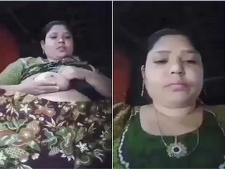 Today Exclusive- Desi Village Bhabhi Shows her Boobs and pussy