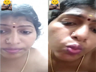 Today Exclusive- Horny Mallu Bhabhi Shows her Boobs