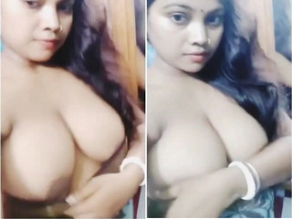 Today Exclusive- Sexy Boudi Shows Her Big Boobs