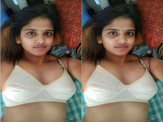 Today Exclusive – Sexy Desi Girl Sucking Lover Dick