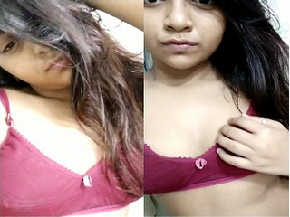 Today Exclusive -Desi Girl Shows Her Pussy