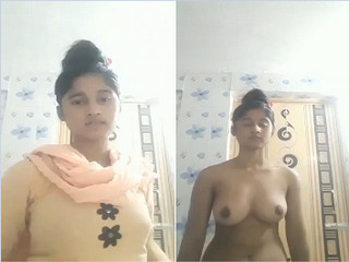 Today Exclusive-Desi Girl Shows her Boobs and Fingering