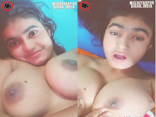 Today Exclusive- Desi Bihari Girl Shows Her Boobs