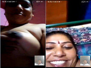 Today Exclusive- Desi Bhabhi Shows her Boobs On VC Part 4
