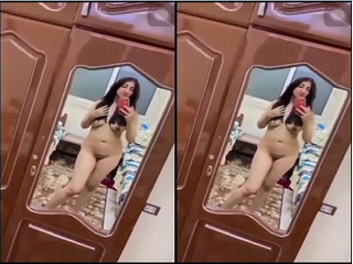 Today Exclusive-Desi Girl Record Nude Selfie