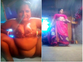 Today Exclusive- Desi Bhabhi Shows Her Nude Body