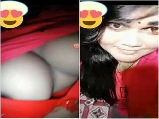 Exclusive- Cute Look Desi Girl Showing Her Boobs and Pussy On Video Call