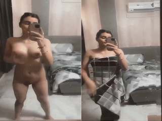 Desi Girl Shows her Nude Body