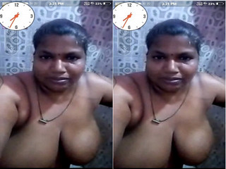 Desi Bhabhi Shows Her Big Boobs