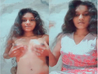 Sexy Lankan Girl Shows Her Boobs part 2