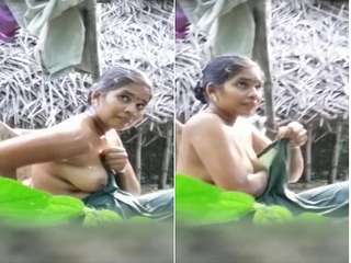 Today Exclusive- Desi Bhabhi Outdoor Bathing Capture By Hidden Cam