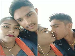 Today Exclusive-  Desi Deaver Bhabhi Kissing Outdoor