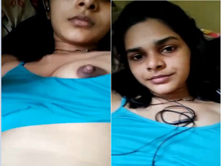 Sexy Desi Wife Shows Boobs