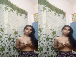 Desi Girl Play With Her Boobs